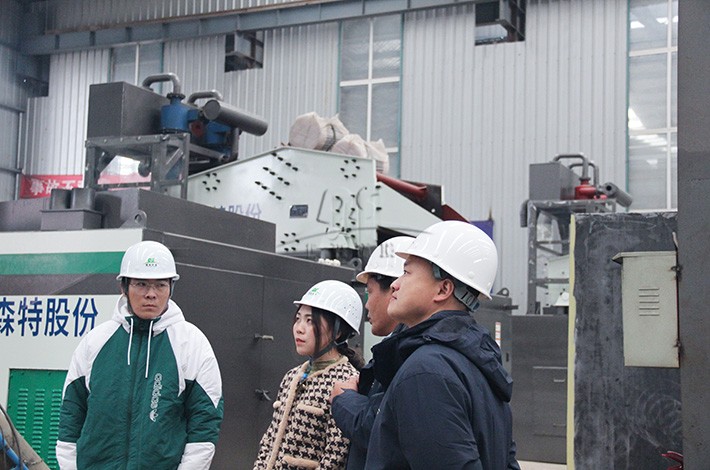 土壤修復(fù)設(shè)備生產(chǎn)車間 土壤修復(fù)設(shè)備生產(chǎn)車間